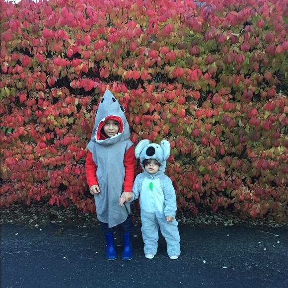 Welcome to my closet! ๐ - Picture 6 of 7